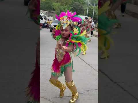 Desfile de comparsas en e  municipio de turbana-bolivar ! Nuestra capitana infantil 🫶🥰😘