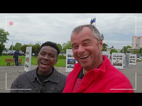 Destinația anului, episod 1 -  Marian Adventures și Mudi vizitează Palatul Culturii, Iași