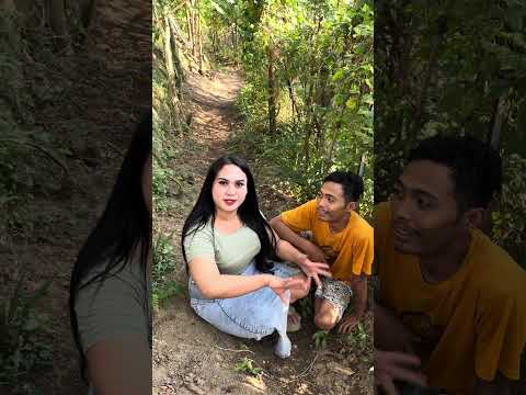 Pacaran di semak semak