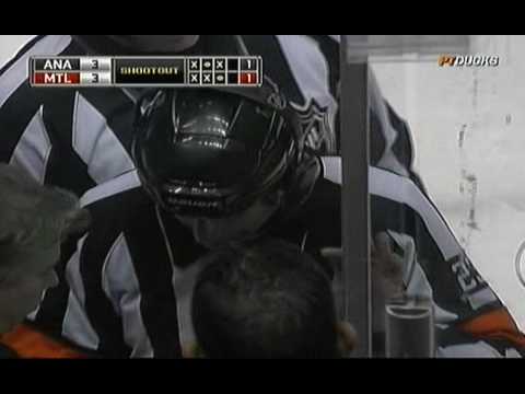 Hiller makes the save but doesn't? (ducks-habs_03/07/2010