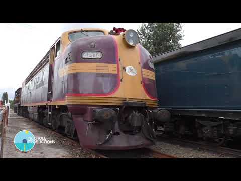Diesel Locomotives 4716 & 4204 - Light Engine Movement - December 2017