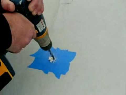 Drilling a hole in fiberglass with hole saws