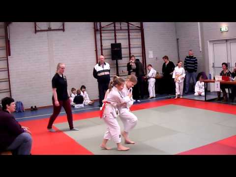 Yara en Femke wedstrijd in Mariahout