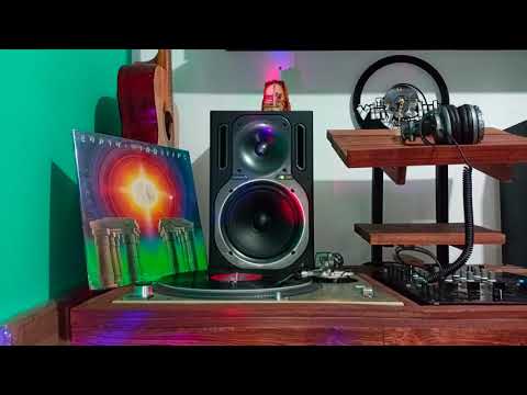 Earth, Wind & Fire - Boogie Wonderland