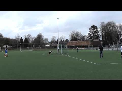 8-2-2014 BFC E1-De Meern E1  2-6 Verwoestend (doelpunt Noah) afstandschot
