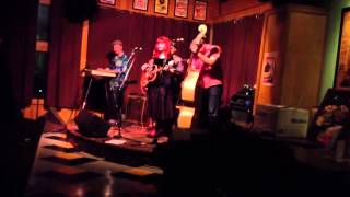 Kim Lenz and the Jaguars, Saturday Jump