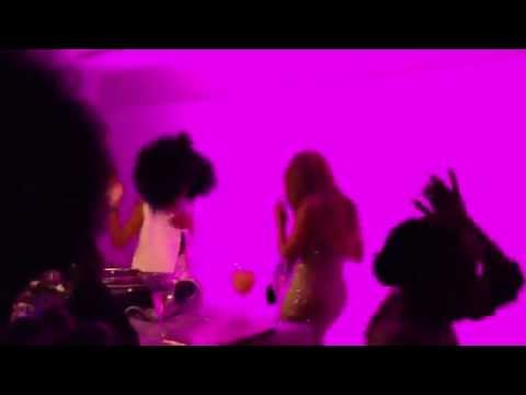 Beyonce e Solange dançando em Festa HBO  "Life Is But A Dream "