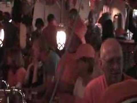 Hoezo veel Oranje fans in Lage Zwaluwe?