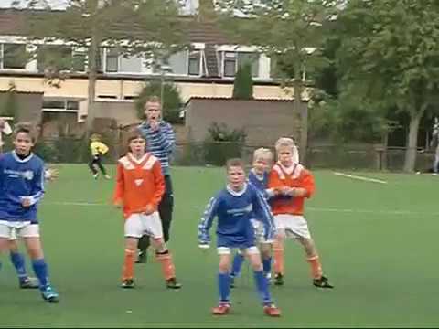 Rijsoord E5 - Oranje Wit E12  uitslag 1 - 4     08-10-2011.wmv
