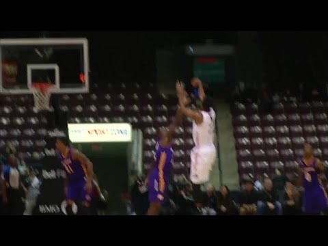 Scott Suggs' step-back jumper beats the buzzer vs. the D-Fenders