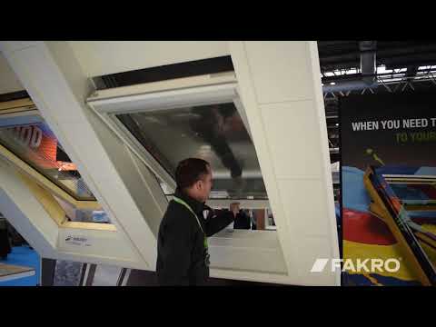 Centre Pivot Roof Window in Action