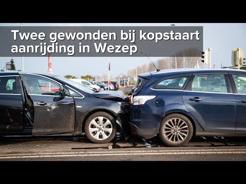 Twee gewonden bij forse kopstaart aanrijding Zuiderzeestraatweg Wezep - ©StefanVerkerk.nl