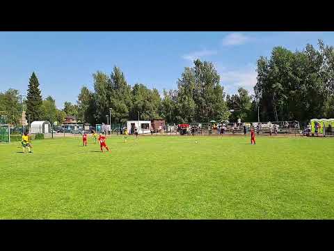 FC Viikingit Punainen vs EsPa 2013 Keltainen 1
