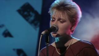 Cocteau Twins - Pearly Dewdrops&#39; Drops LIVE (BBC Classics, 2016 Remaster)