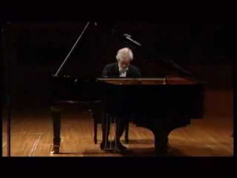 Krystian Zimerman plays Beethoven Piano Sonata No 8 in C minor Op 13 2nd Mov