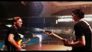 Al Di Meola and Steve Vai Jamming in Prague