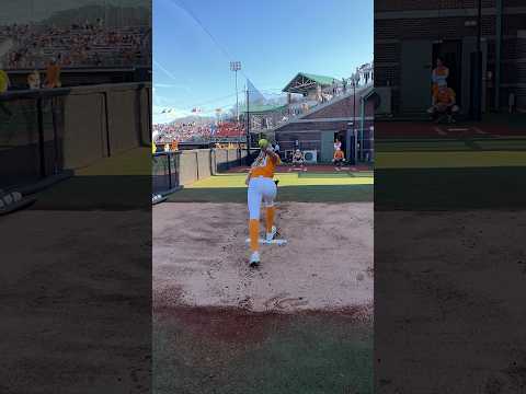 The only way to slow down one of the fastest pitchers in college softball 🔥😮‍💨 #teamrawlings