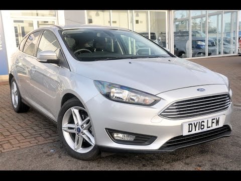 Used Ford Focus 1.0 EcoBoost 125 Zetec 5dr Moondust silver 2016