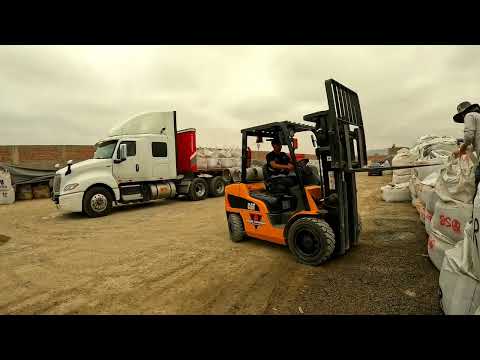 OPERANDO MONTACARGAS 2.5 Y 3 TON - DIMAQ COMPANY