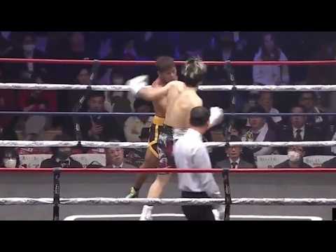 Japanese Boxer Jin Sasaki Eats 19-Straight Punches Then Delivers One-Punch Knockout