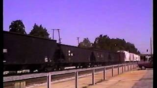 preview picture of video 'Southern Railway power leading a local at Spartanburg, SC (1988)'