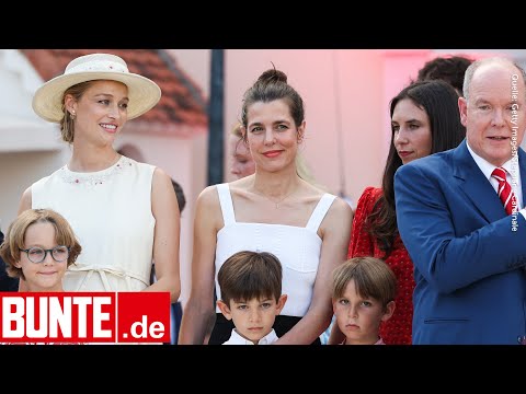 Seltener Auftritt - Hier präsentiert Beatrice Casiraghi ihren süßen Babybauch