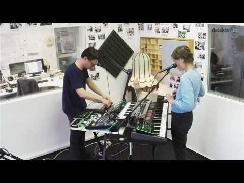 Me Succeeds - Into Randomness / Motherfather (detektor.fm-Session)