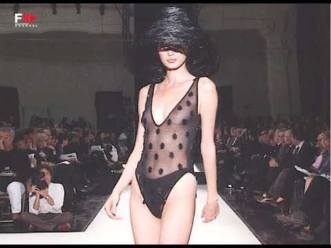 GIANFRANCO FERRÈ Spring 2000 Milan - Fashion Channel
