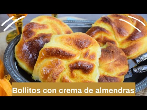 Bollitos con crema de almendra