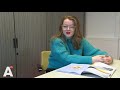 Student die opgeplakte banaan bedacht is de pisang