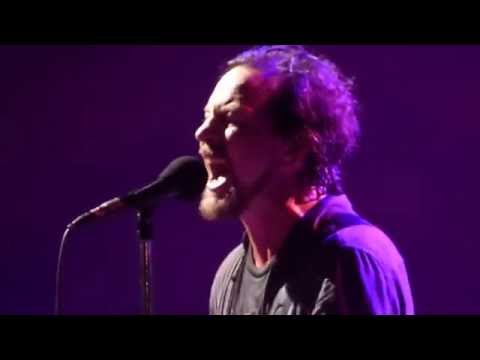 Pearl Jam - Masters Of War - Wrigley Field (August 20, 2016)