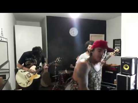 Charlie Brown Jr. - Não Deixe O Mar Te Engolir (LIVE)