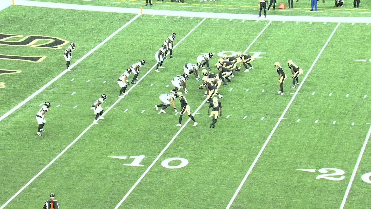 Audric Estime breaks it outside for the touchdown!