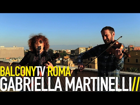 GABRIELLA MARTINELLI - MI RISERVO DI RAGIONARE (BalconyTV)
