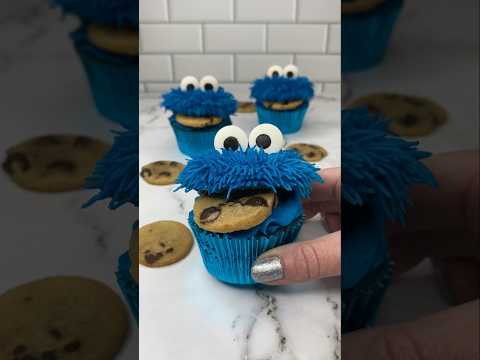 Cookie Monster cupcakes 🍪💙 #cupcake #cakedecorating #baking # #sesamestreet #cake
