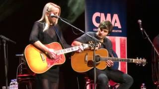 Ashley Monroe - "Has Anybody Ever Told You" (CMA Songwriters London 2016)
