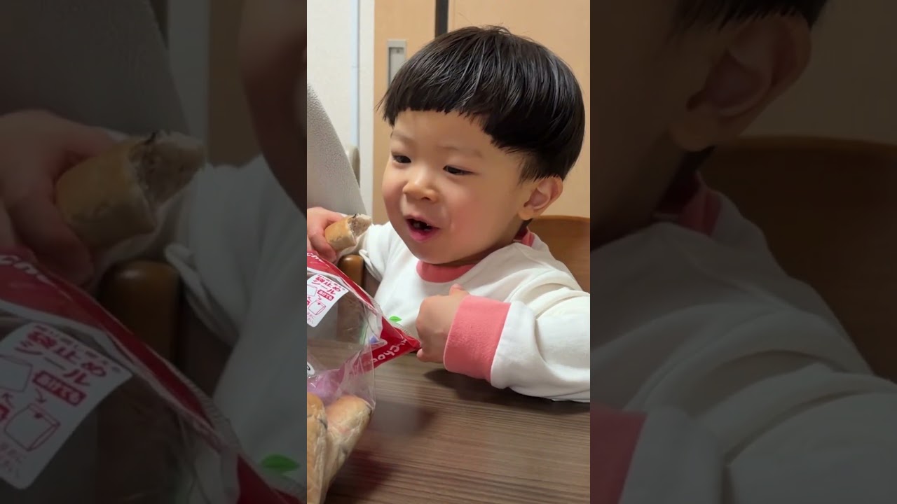 2y7m3d_No.3 ミニパンをパクパク食べちゃう