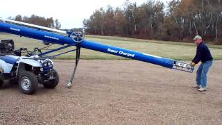 preview picture of video 'ATV AUGER Mover - Unhooking Quad (3)'