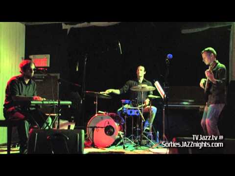 Trio Bruxo - Solidão gasolina (Curumin) - TVJazz.tv