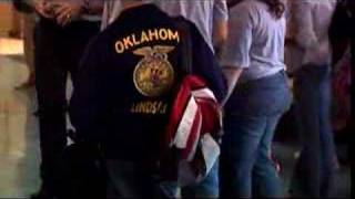 preview picture of video 'Oklahoma FFA chapter helps flood victims'