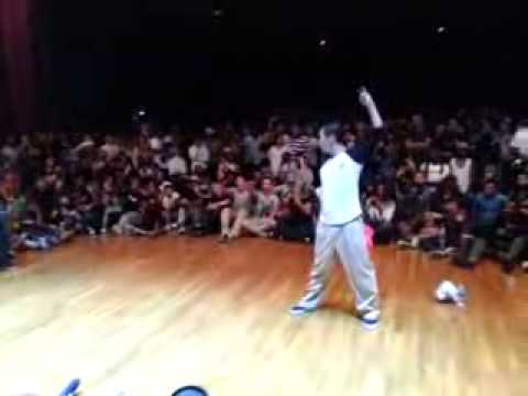Salah Vs Hoan BATTLE BAD 2013   YouTube