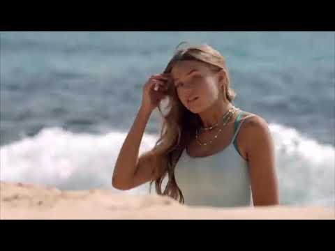 Blue Lagoon 3. The Awakening ( La Isla Bonita - Super Mix - Madonna )(480P)