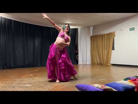 Show de Final de Ano Núcleo Shams. Solo Lenora Fagundes. Rotina Oriental