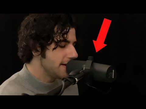 If you get this microphone you HAVE to sing this! (Shure SM7B)