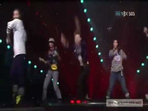 Victoria's Amazing acrobat