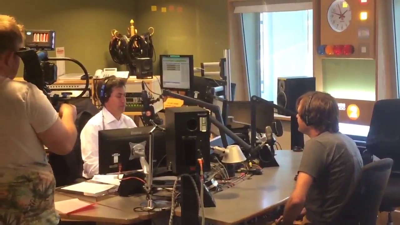Ed Miliband attempts to sing death metal with Napalm Death's Barney Greenway - YouTube