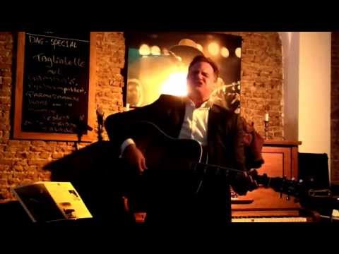 David Savage - Madness (Live @ Miles in Delft, Netherlands)