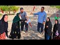 The neighbor comes to bring Narges back, but Sholeh objects.