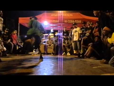 True Floor 2013 - Top 32 - Chris ( Mega Break ) vs Makaxera ( Mega Break )