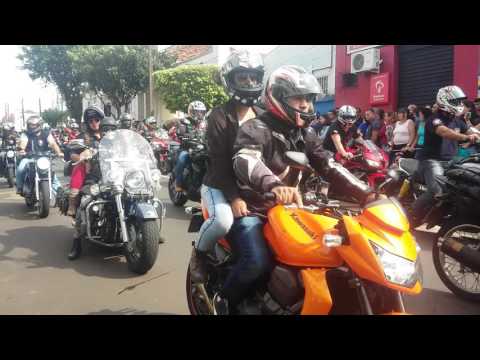 Desfile em Pederneiras 2016